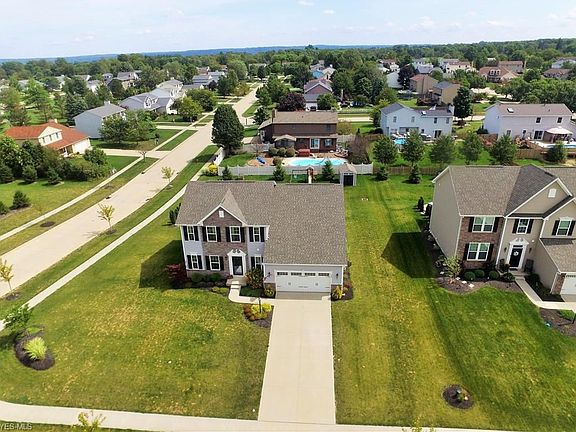 2nd image of 453 Arboretum Dr