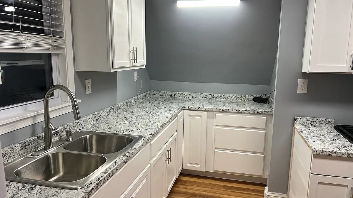 Building Photo - 16 Adams St #3