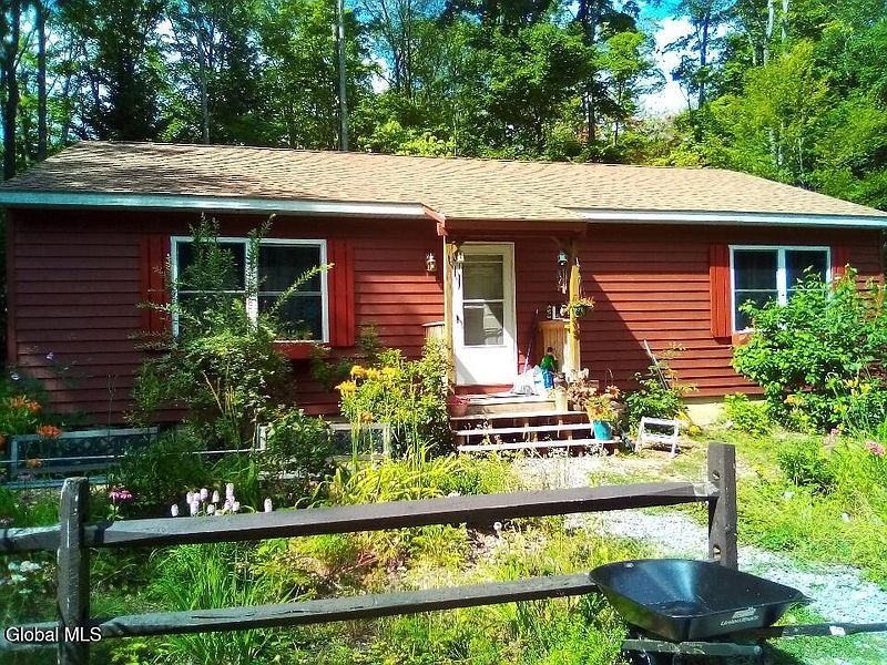 3rd image of 134 Squaw Brook Trail