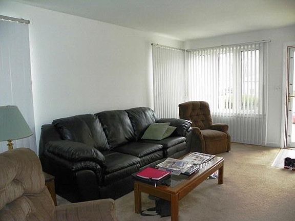 2nd image of 3854 N Plainfield Ave