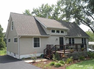 102 Arnold Pl, Saint Charles, MO 63303