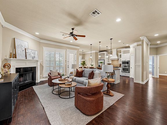 5th image of 337 Edinburgh Ln