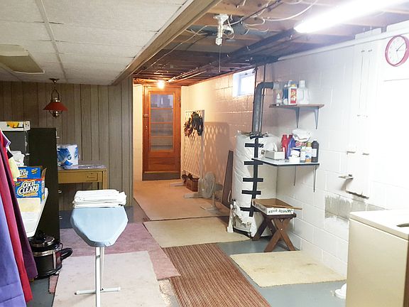5th image of 546 N Main St