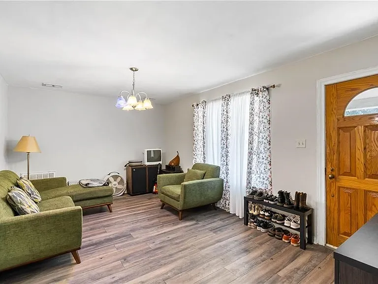 626 Caddo St — Photo 2