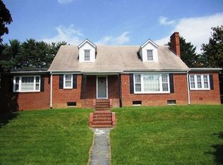 130 Stuart Ave, Stuarts Draft, VA 24477