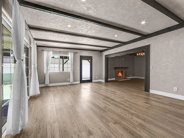 13530 Beaver St — Photo 8