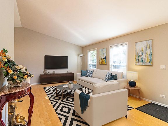 3rd image of 159 W Harbor Dr