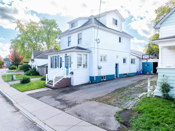 4674 Ryerson Cres, Niagara Falls, ON L2E 1E5