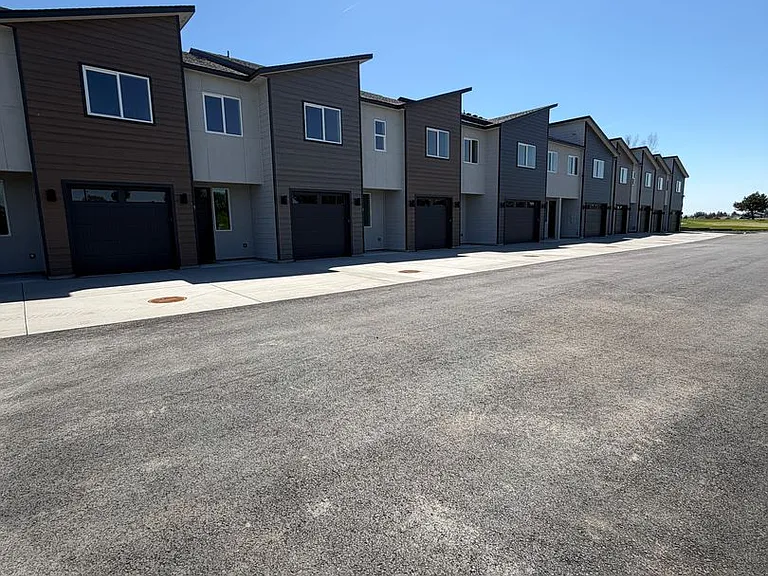 6398 NE Melby Way #5 — Photo 2