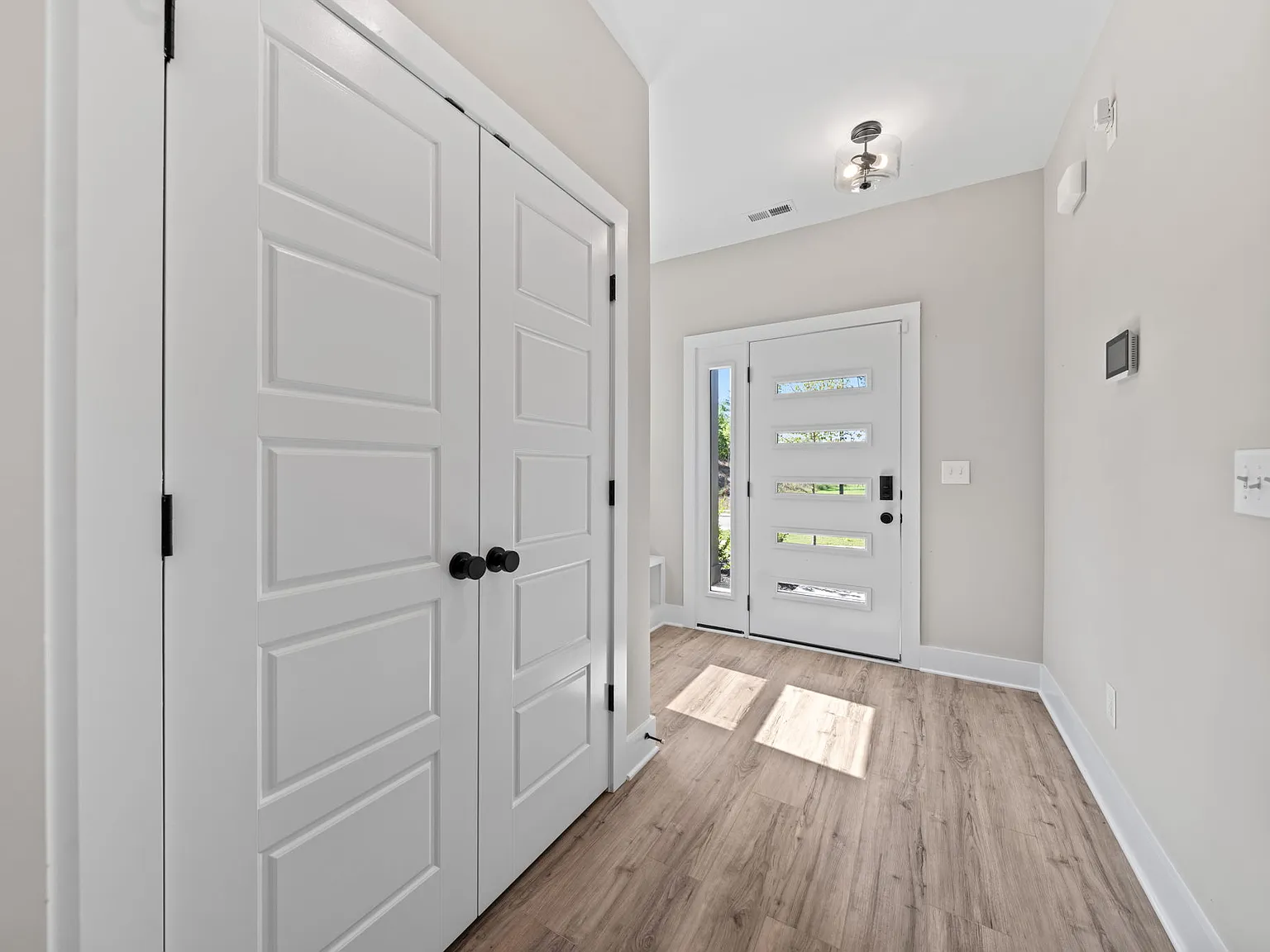 4 bed, 2285 sqft, $2,695 — Photo 3
