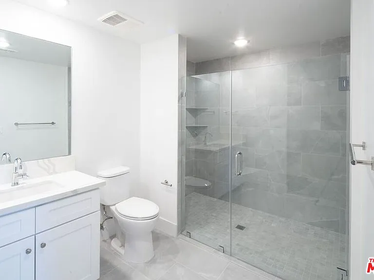 3672 Jasmine Ave #303 — Photo 22
