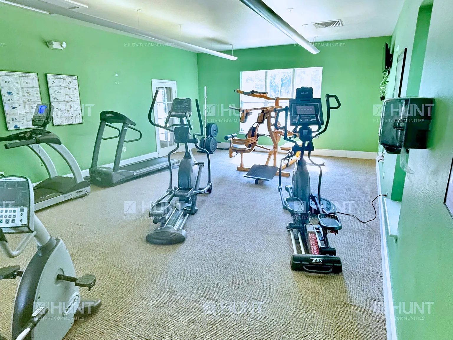3 bed, 2.5 bath, 1635 sqft, $2,050 — Photo 4