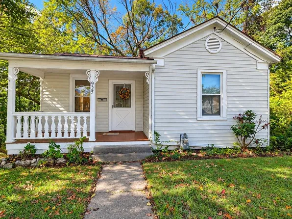 925 Kensington Ave, Clifton Forge, VA 24422