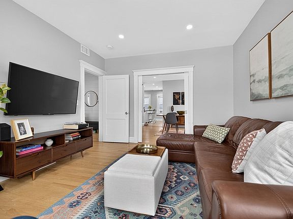 4th image of 461 Ashmont St Floor 1