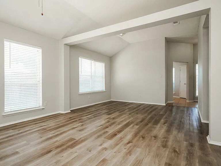 3612 Garden Springs Dr — Photo 4