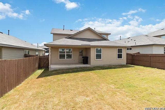 4 bed, 2.5 bath, 2323 sqft, $2,200 — Photo 3