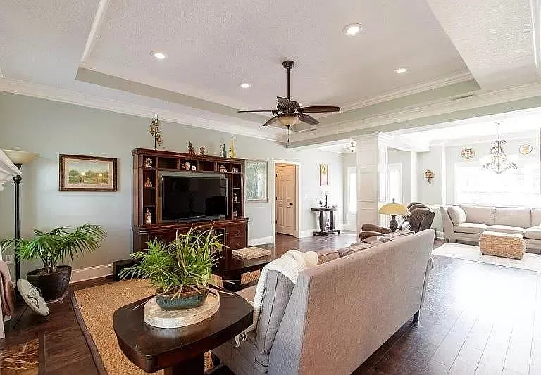 612 Barnside Ln — Photo 5