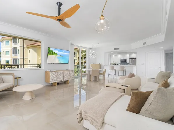 2738 Tiburon Blvd E APT 305, Naples, FL 34109