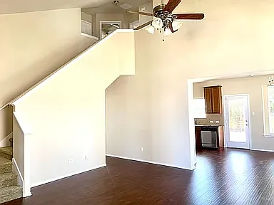 245 Verano Dr — Photo 3