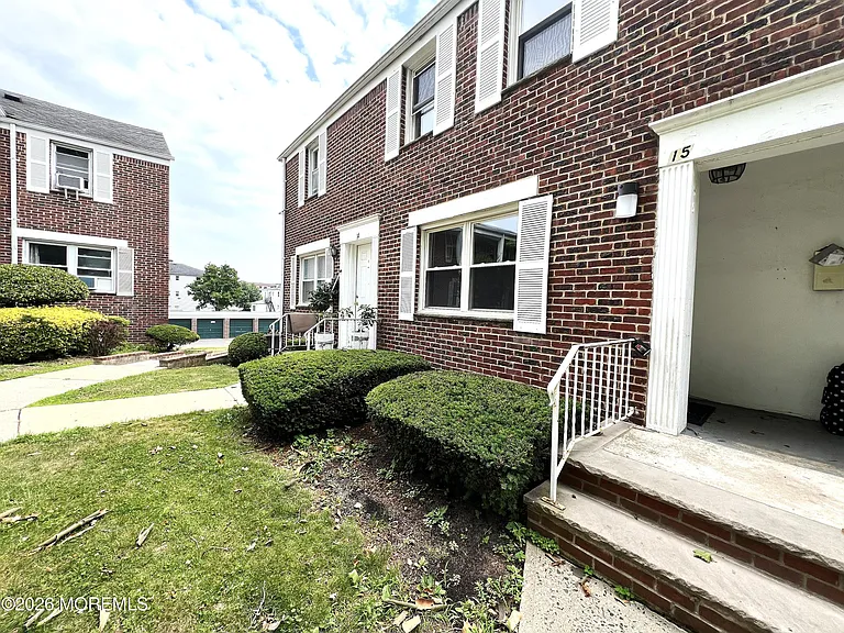 317-325 Bath Ave #15 — Photo 4