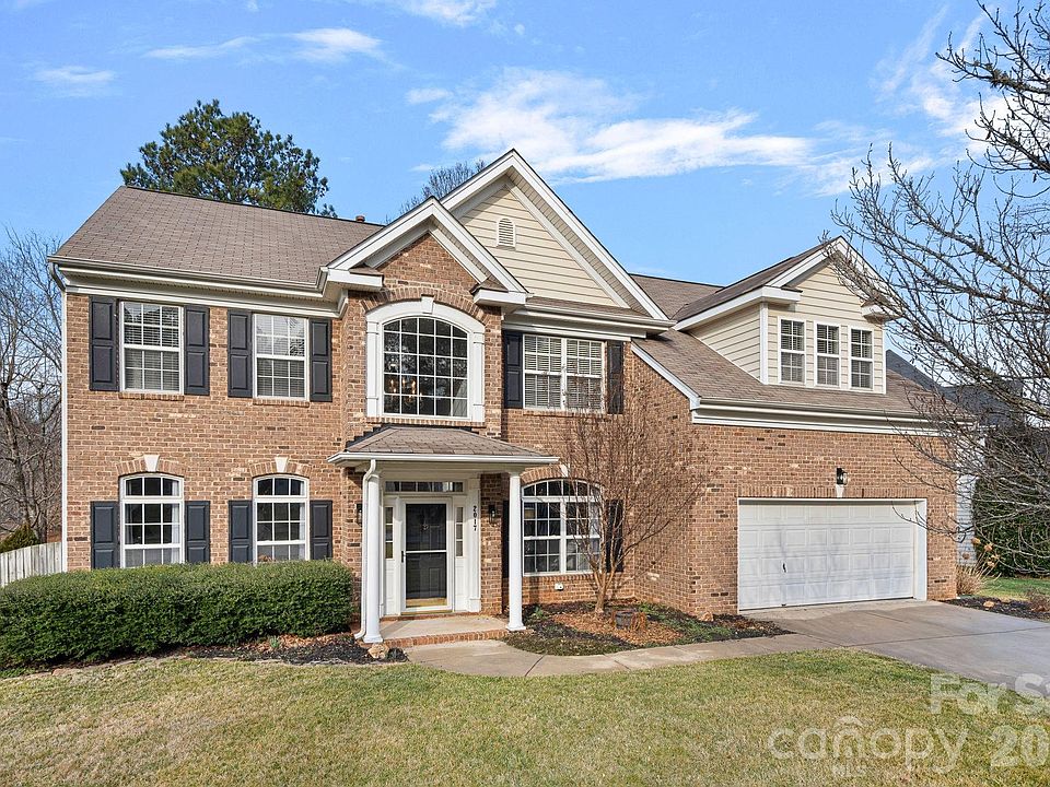 1st image of 2017 E Foxwood Ct