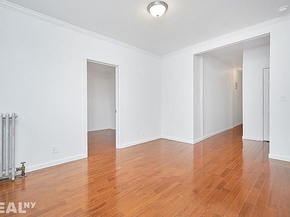 4th image of 219 13th St APT 4A