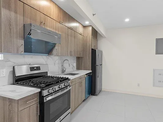 Sold by Berkshire Hathaway HomeServices Laffey International Realty | media 2