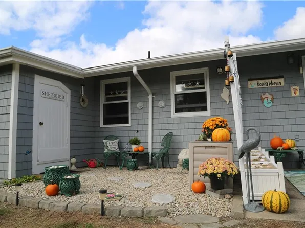 5 N Castle Way #B, Charlestown, RI 02813
