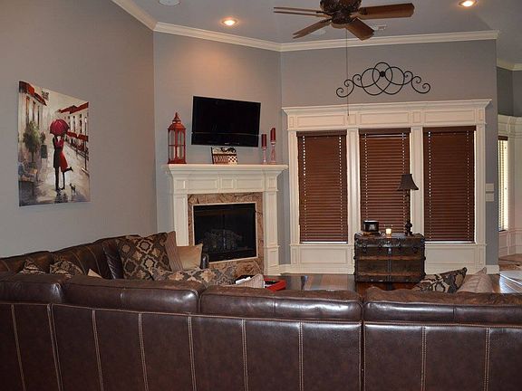5th image of 2819 Darrel Dr