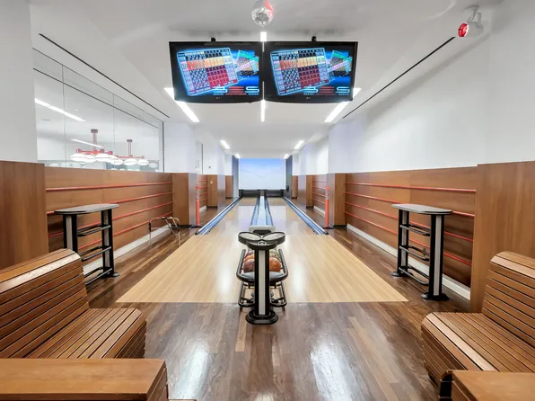 60 Riverside Boulevard image 14 of 20