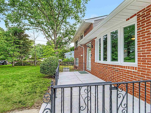 5th image of 307 Sandy Ln