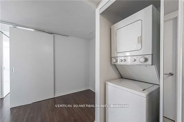 37 Grosvenor St #1007 — Photo 19