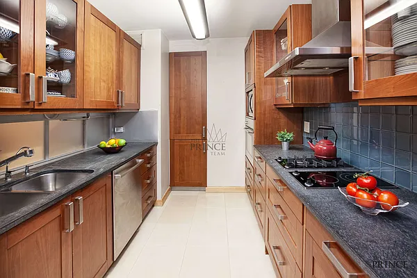 Sold by Compass | media 23