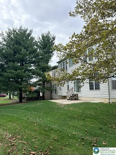 3 bed, 2.5 bath, 2547 sqft, $2,850 — Photo 4