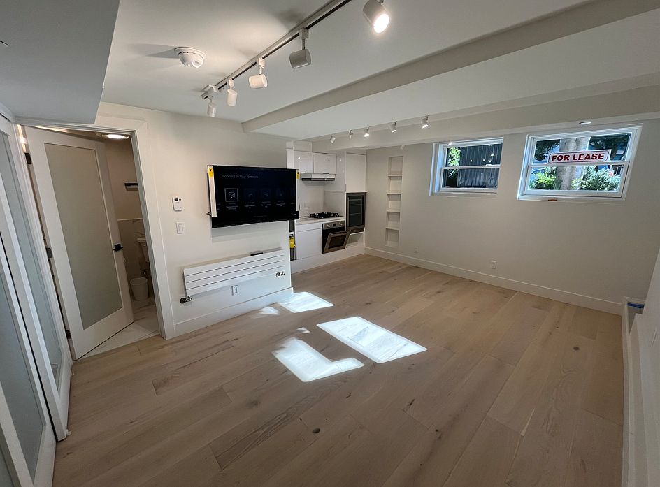 1st image of 1110 Broadway #A