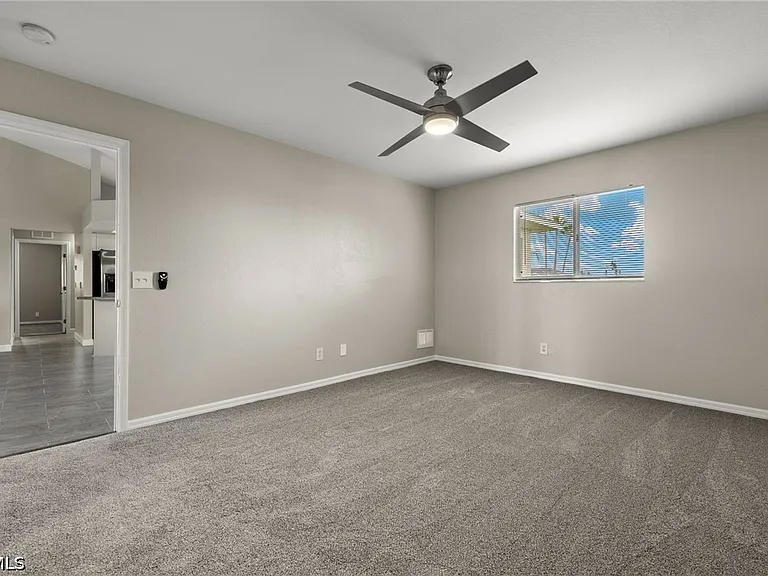 3919 SW 14th Ave — Photo 14