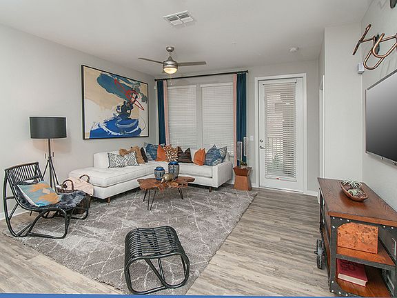 Town Commons Luxury Apartments Gilbert, AZ