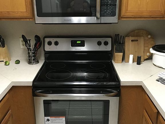 2nd image of 1001 Autumn Cir