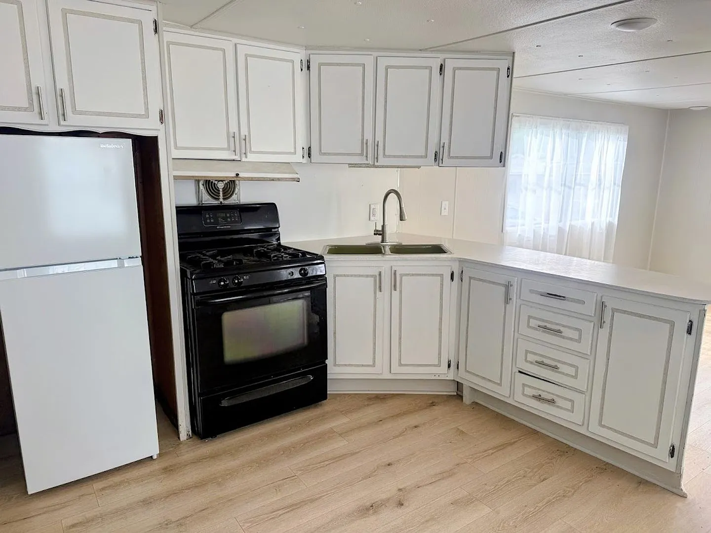 465 Canton Rd — Photo 4