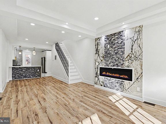 5th image of 210 S Monastery Ave