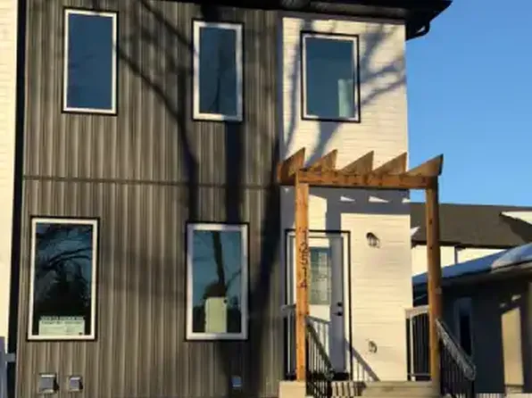 12516 114th Ave NW #1A, Edmonton, AB T5M 2Y6