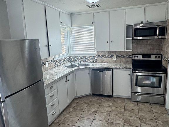 5th image of 1612 Carlisle Ct