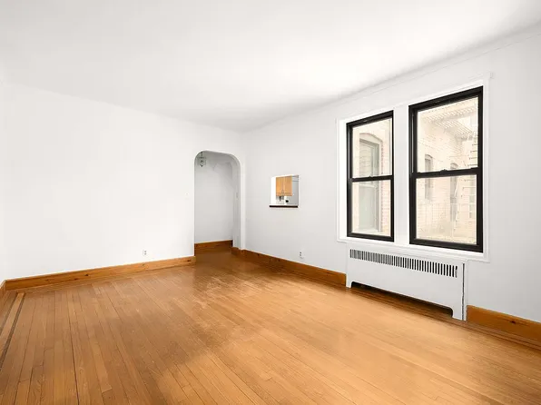 338 92nd St APT 1B, Brooklyn, NY 11209