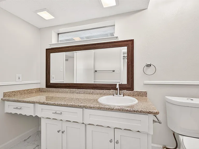 10602 Longmont Dr — Photo 34