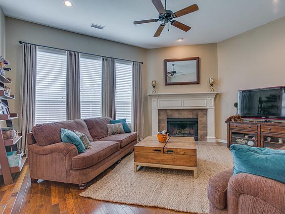 3rd image of 7312 Teakwood Dr