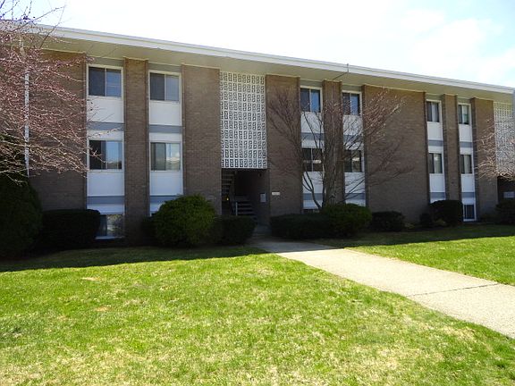 4th image of 280 Gardner Ave Unit B5