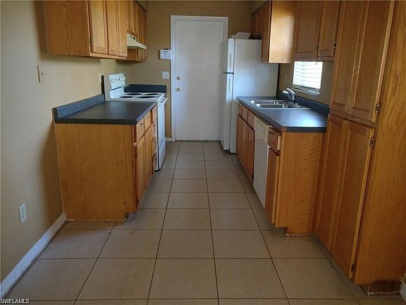 5th image of 602 SE 3rd Ter