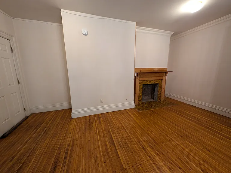 541 University Ave #1 — Photo 9