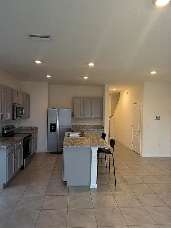 3 bed, 2.5 bath, 1673 sqft, $1,890 — Photo 4