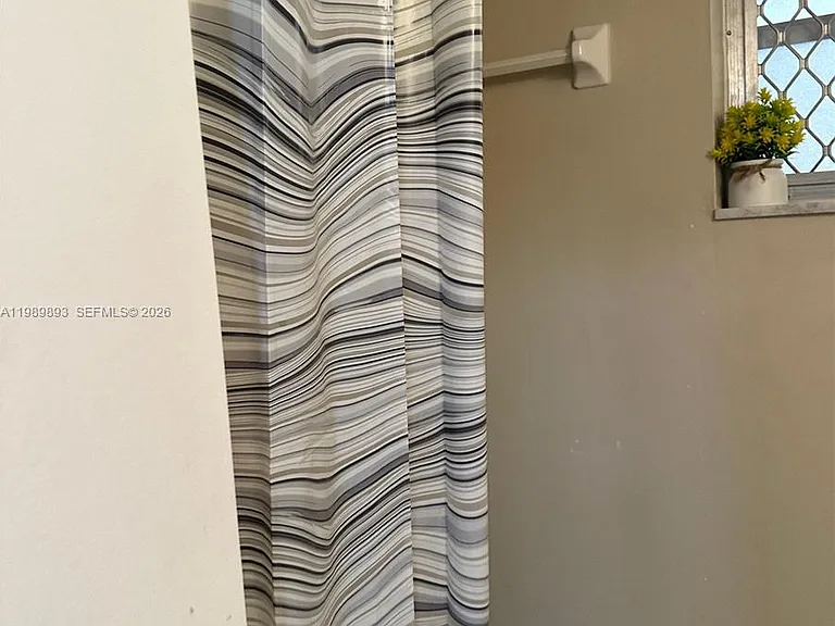 410 SE 2nd St #118 — Photo 7